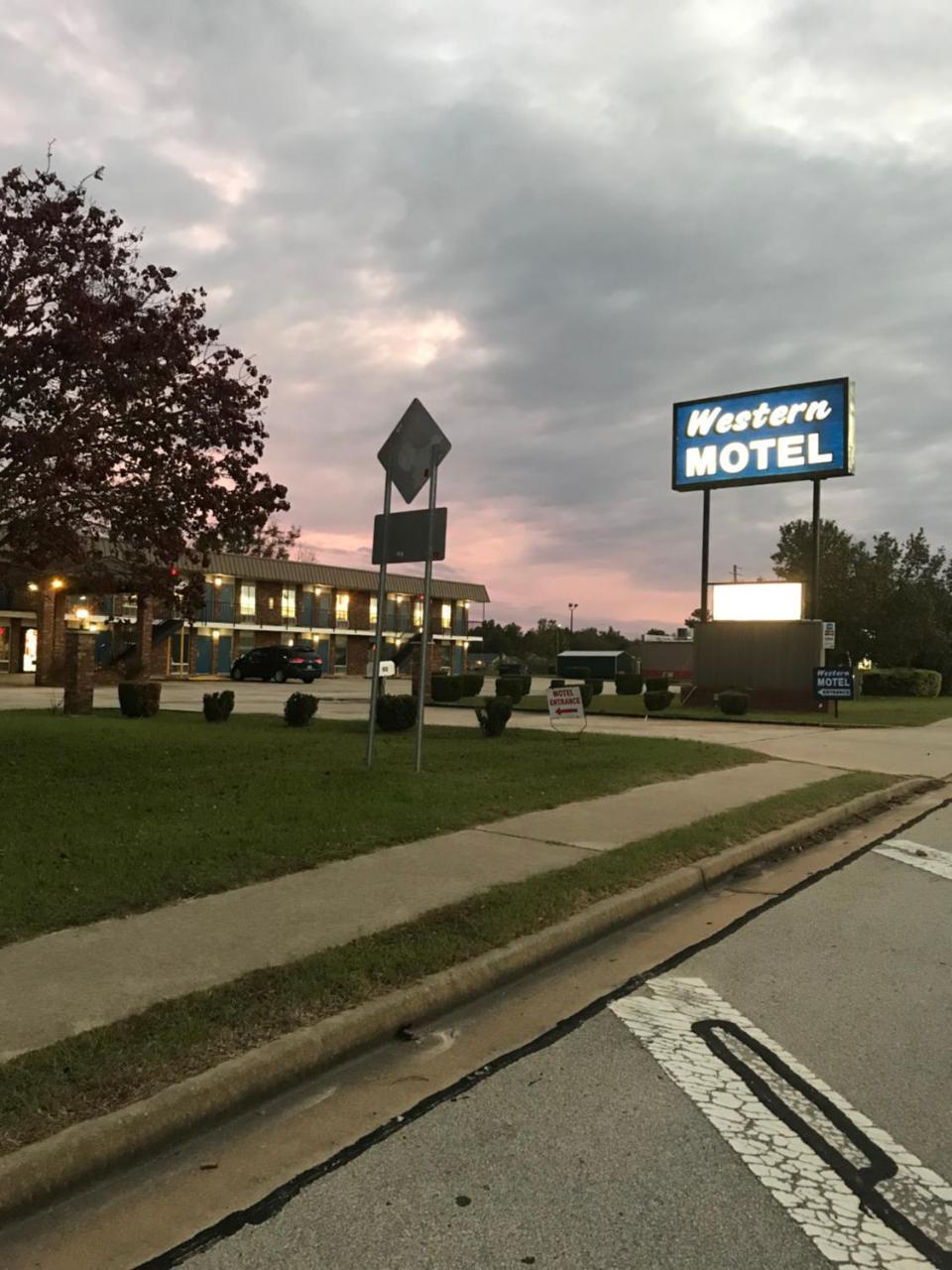 Western Motel Brinson Crossing Экстерьер фото